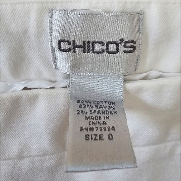 Chico's Cropped Capri White Pants, Size 0. Excellent Condition - Picture 4 of 4